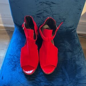 NWOT size 11 Red Velvet sandals